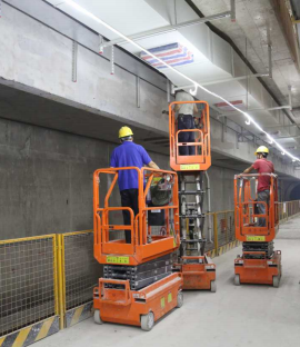 自行走剪叉式高空作业平