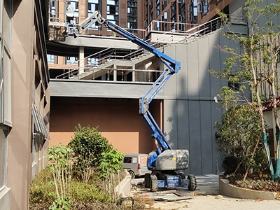 曲臂式高空作业平台